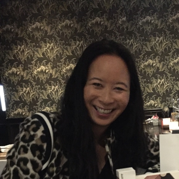 Meet your Posher, Melissa - Picture 1 of 1